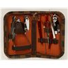 Image 1 : 10 PC MANICURE SET IN CARRY CASE
