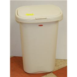 RUBBERMAID LINERLOCK 49.1 L SPRING-TOP