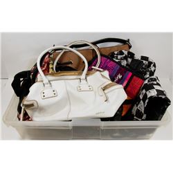 TOTE OF ASSORTED PURSES