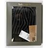 Image 1 : TIMBERLAND SCARF AND HAT SET - NEW IN PACKAGE