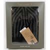 Image 1 : TIMBERLAND SCARF AND HAT SET - NEW IN PACKAGE