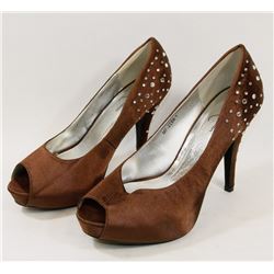 NEW KALA COLLECTION SHOE SIZE 8.