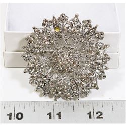LARGE VINTAGE FASHION BROOCH VARIOUS SIZE WHITE