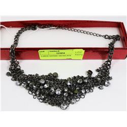 LARGE GOTHIC NECKLACE BLACK WITH LARGE WHITE