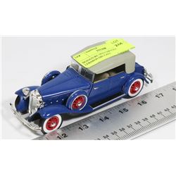 SIGNATURE 1932 CHRYSLER LEBARON DIE CAST.