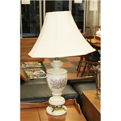 WHITE TABLE LAMP W/MARBLE BASE.