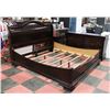Image 1 : KING SIZE BEDROOM SET WITH DRESSER (68"X20"X36"),