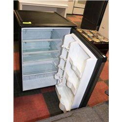 BLACK AND STAINLESS STEEL DANBY DESIGNER HIGH