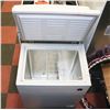 Image 1 : APARTMENT IGLOO FREEZER 5.2 CUBIC FEET, 115V,