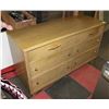 Image 1 : 6 DRAWER WOOD DRESSER (52.5"X19"X31.5").