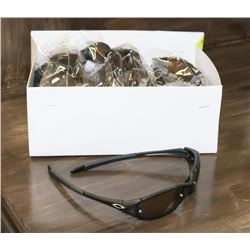 BLACK OAKLEY STYLED SUNGLASSES WITH SMOKEY LENSE