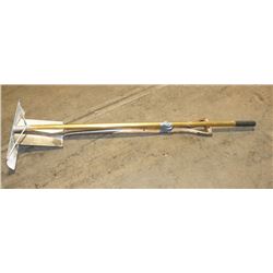 METAL HANDLE SHOVEL AND WOOD HANDLED HEAVY DUTY