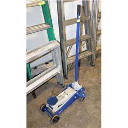 WESTWARD 3 TON HYDRAULIC FLOOR JACK.