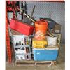 Image 1 : ESTATE PALLET INCL PROPANE TANKS, STOVE, TOOLS &