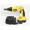 Image 1 : DEWALT 18V DRILL WITH BATTERY AND CHARGER.