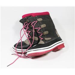 NEW TARGET LEATHER, RUBBER SOLE BOOTS LDS SZ 6