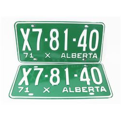 SET OF 2 ALBERTA 1971 LICENSE PLATES.