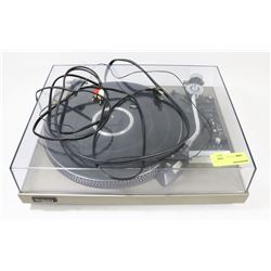 TECHNIQUES RECORD PLAYER WITH NEEDLE