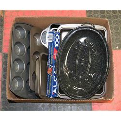 BOX W/7 BAKING PANS, 1 ROASTER AND BOX