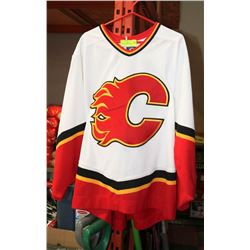 CALGARY FLAMES CCM JERSEY ADULT LARGE.