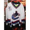 Image 1 : VANCOUVER CANUCKS CCM JERSEY ADULT EXTRA LARGE.