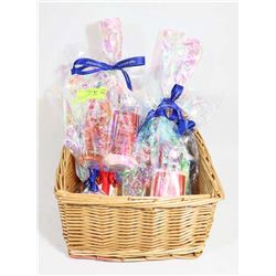 SQUARE BASKET W/11 NEW BATH & BODY