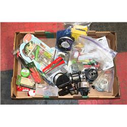 LARGE FLAT OF FISHING ACCESSORIES HOOKS,