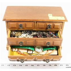 ESTATE WOODEN JEWELLERY BOX WITH CONTENTS.
