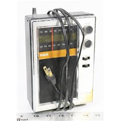 VINTAGE RCA TRANSISTOR RADIO