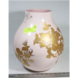 LARGE SHOWHOME VASE.