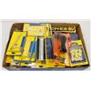 Image 1 : FLAT OF ASSORTED HOMEOWNER ITEMS INCLUDING