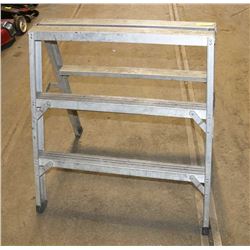 ALUMINUM 3FT WORKHORSE STEPS/SAW HORSE.