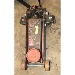 MOTORMASTER 3 TON HYDRAULIC FLOOR JACK NO HANDLE