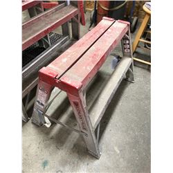LOUISVILLE 2 FT ALUMINUM STEP LADDER