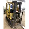 Image 2 : HYSTER 3 STAGE 5,700 LB CAPACITY PROPANE FORKLIFT WITH SIDE SHIFT
