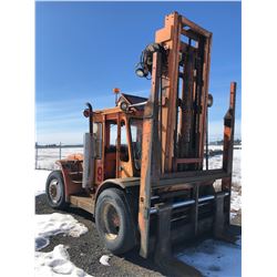 HYSTER 2 STAGE 25,000 LB CAPACITY DUAL TANK PROPANE FORKLIFT WITH FORK WIDTH ADJUSTER & SIDE SHIFT