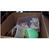 Image 2 : BOX OF TUPPERWARE AND KITCHEN ITEMS