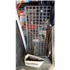 Image 1 : 4 LENGTHS OF CAGE W/ STANDS AND DISPLAY ARMS