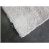Image 2 : 5FT WHITE SHAG AREA RUG