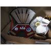 Image 1 : CALLIGRAPHY SET AND VASES