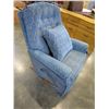 Image 2 : BLUE LAZY BOY RECLINER