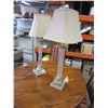 Image 2 : 2 GLASS AND METAL TABLE LAMPS
