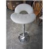 Image 3 : BARSTOOL, CHAIR AND BASE