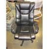 Image 2 : BLACK LEATHER OFFICE CHAIR