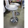 Image 2 : 2 GREY GAS LIFT BAR STOOLS