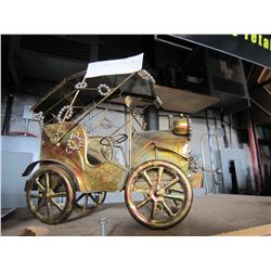 METAL TIN WIND UP MUSICAL CAR