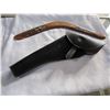 Image 2 : BLACK HOLSTER AND BOOMERANG