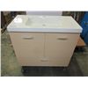 Image 2 : NEW OAK VANITY WITH SINK