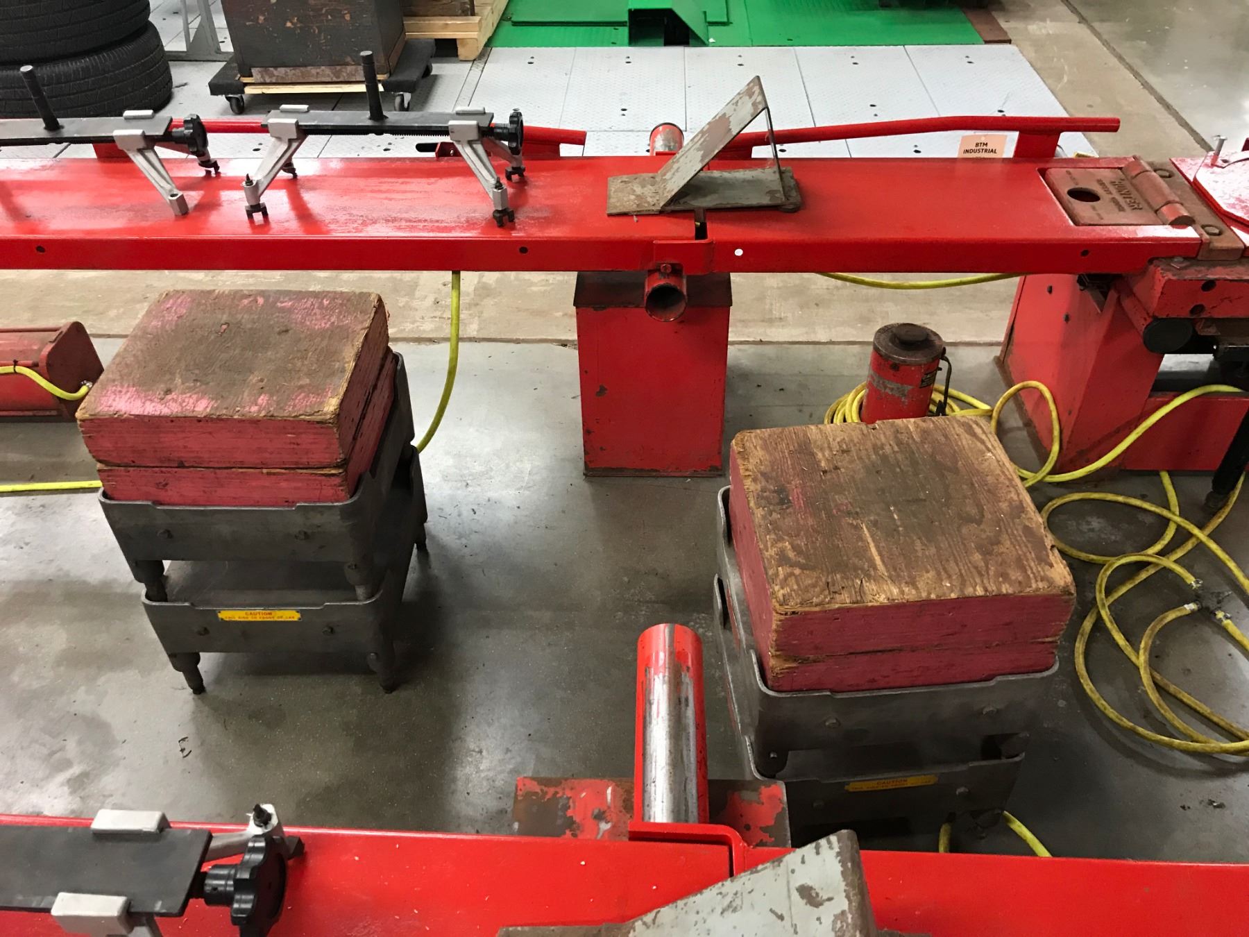 Hunter Alignment Rack w/ Attachments - BTM Industrial