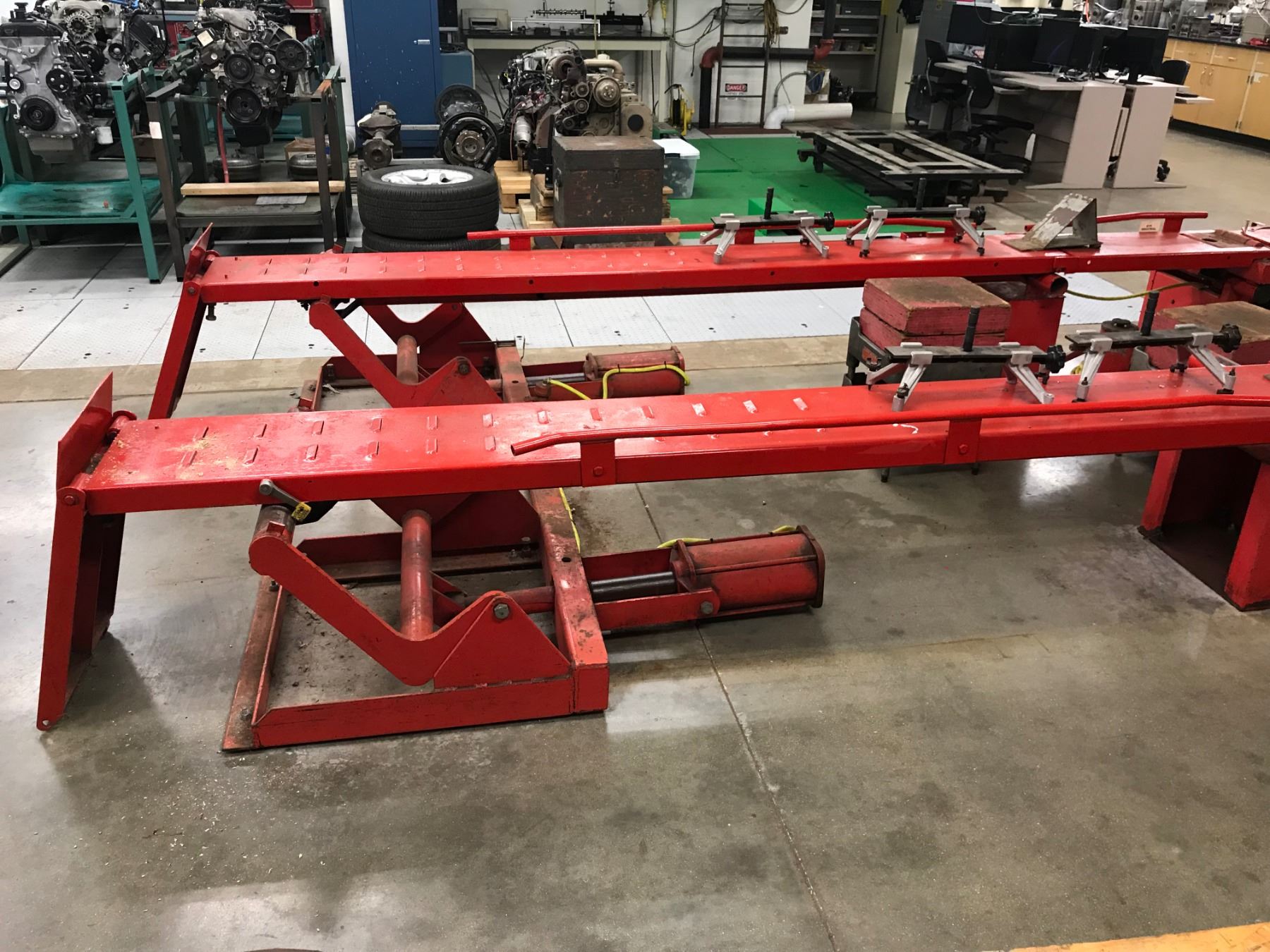 Hunter Alignment Rack w/ Attachments - BTM Industrial